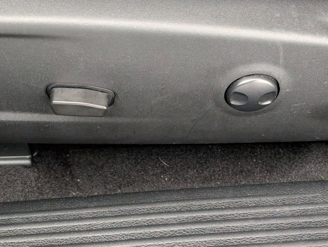 Used 2022 Dodge Challenger R/T w/ Blacktop Package image 13