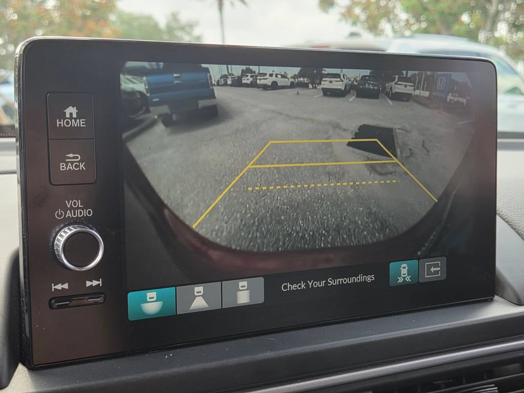 Certified 2025 Honda Pilot Touring image 27