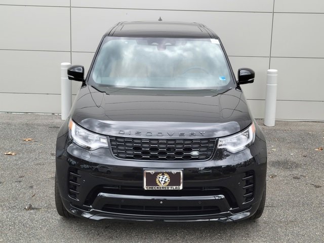 Used 2024 Land Rover Discovery Dynamic SE image 8