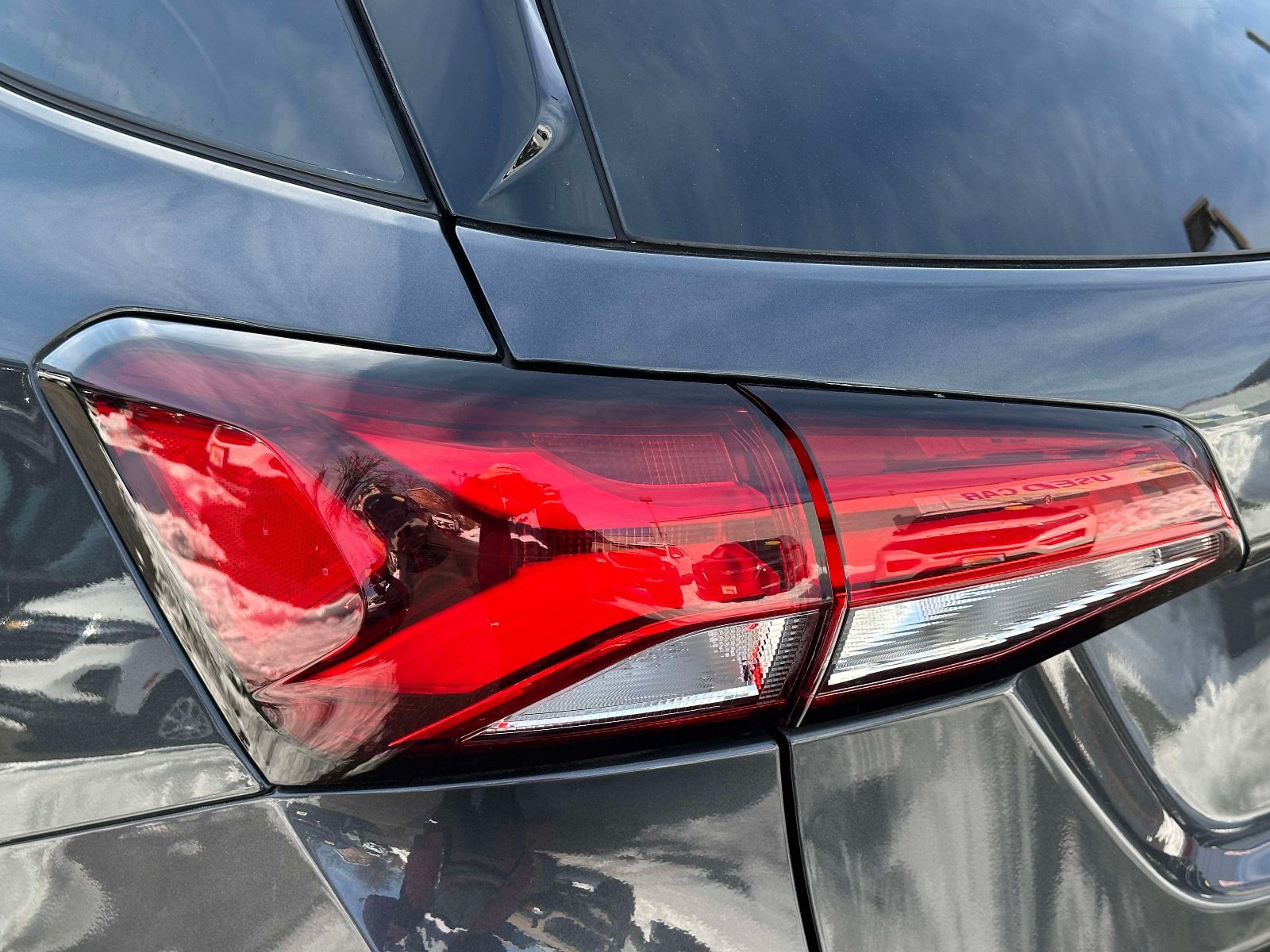 Used 2023 Chevrolet Equinox RS FWD image 8
