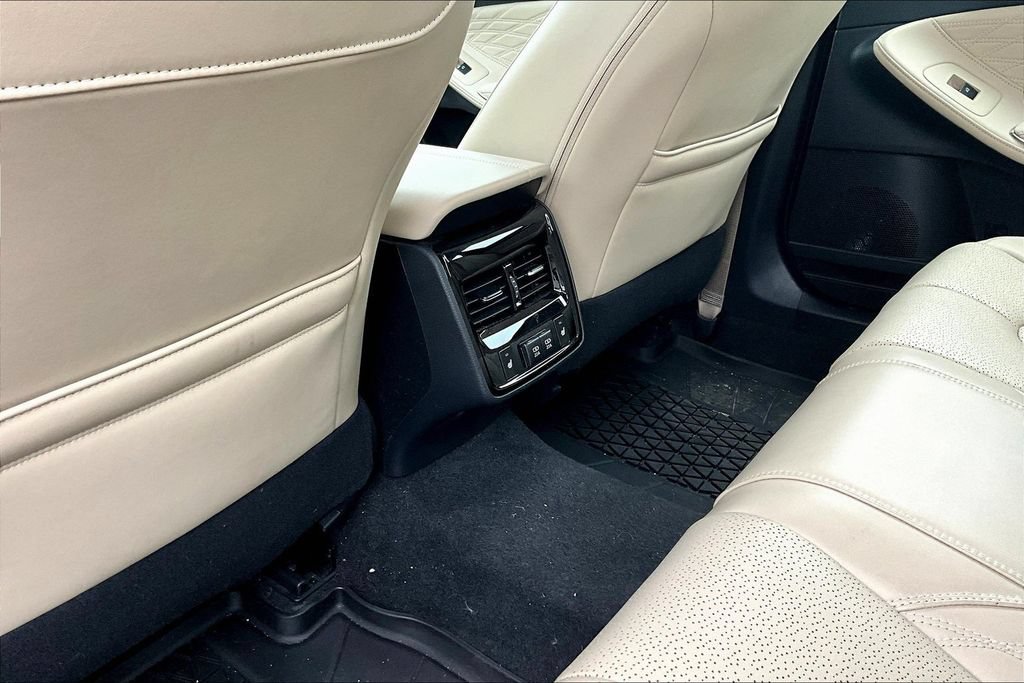 Used 2019 Toyota Avalon Limited w/ Advanced Safety Package FWD image 10