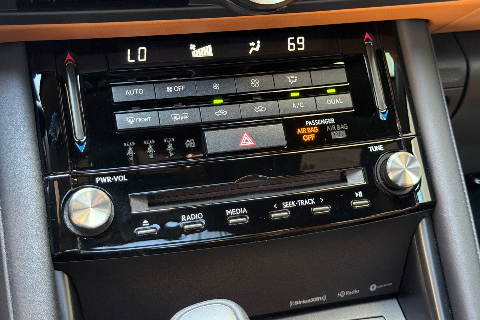 Used 2024 Lexus IS 300 AWD w/ Premium Package image 18
