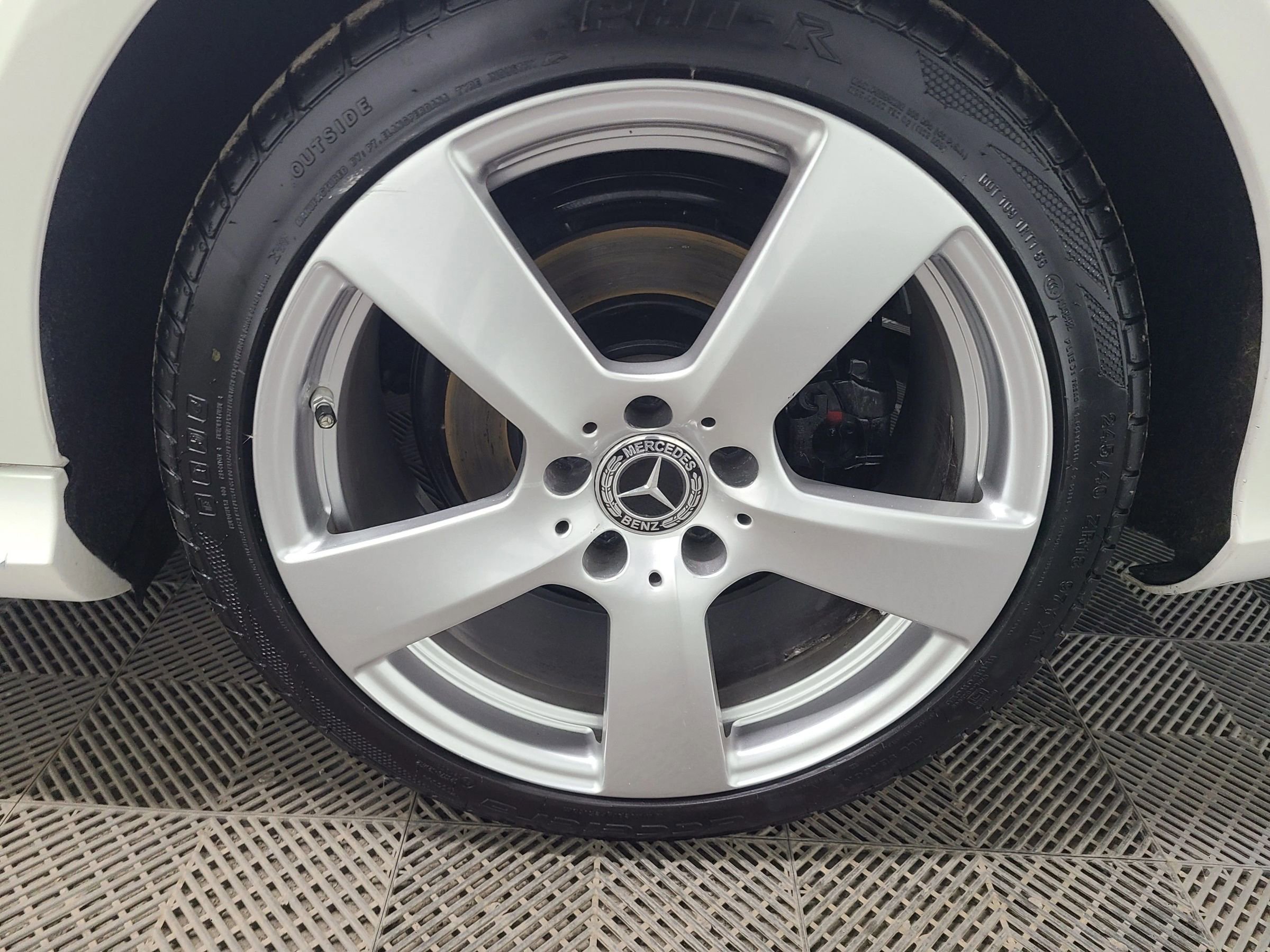 Used 2014 Mercedes-Benz E 350 Sedan image 16