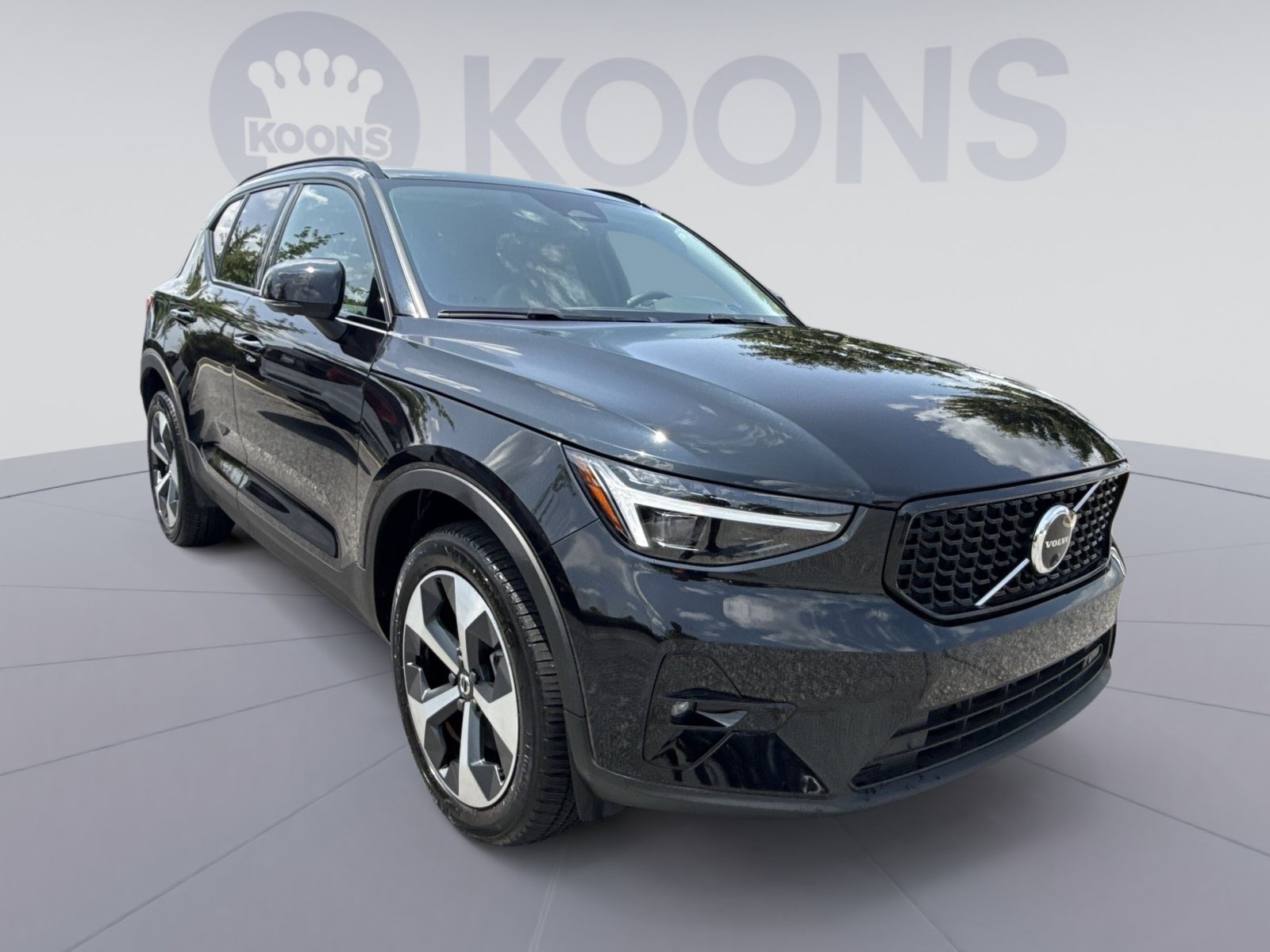 Used 2026 Volvo XC40 B5 Plus AWD/4WD image 10