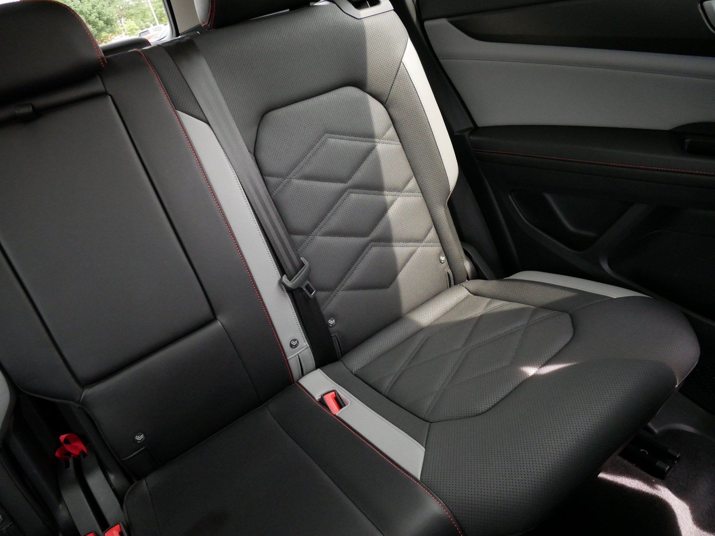 Certified 2024 Volkswagen Atlas Peak Edition SEL AWD/4WD image 14