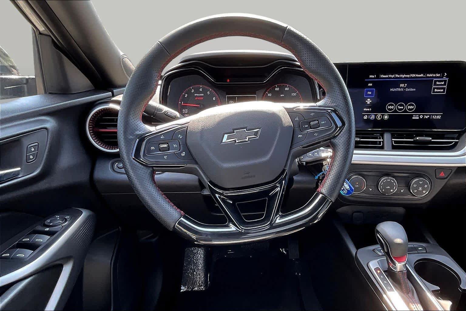 Used 2025 Chevrolet Trax RS w/ Driver Confidence Package FWD image 6