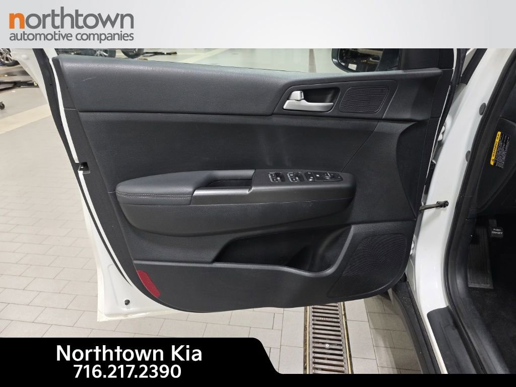 Certified 2019 Kia Sportage LX image 17