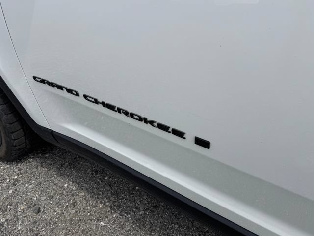 Used 2023 Jeep Grand Cherokee Altitude AWD/4WD image 51