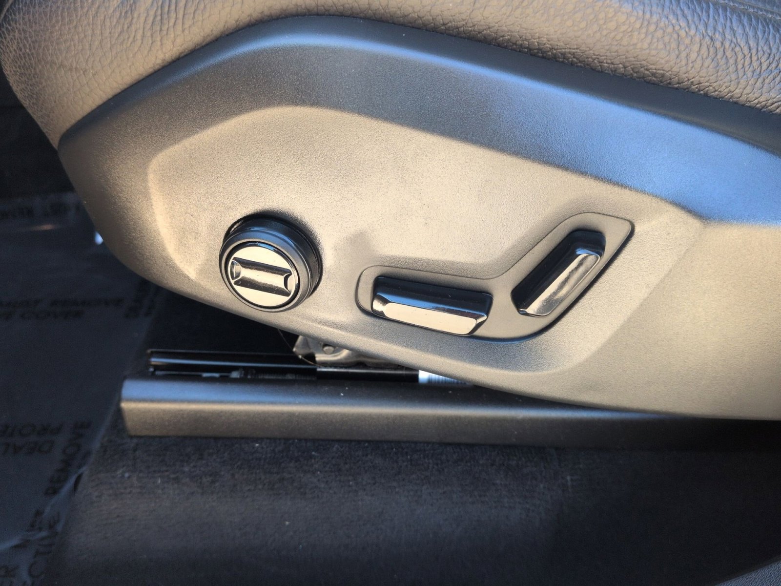 Used 2024 Volvo XC90 B6 Plus image 14