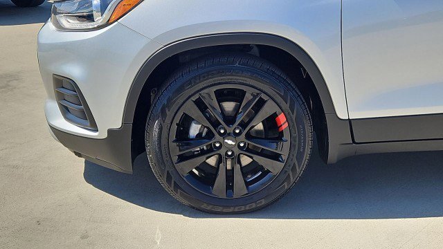 Used 2022 Chevrolet Trax LT w/ Redline Edition FWD image 31