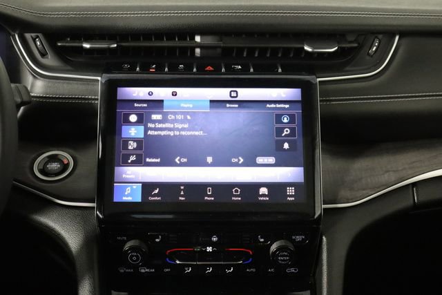 Used 2023 Jeep Grand Cherokee L Limited AWD/4WD image 31