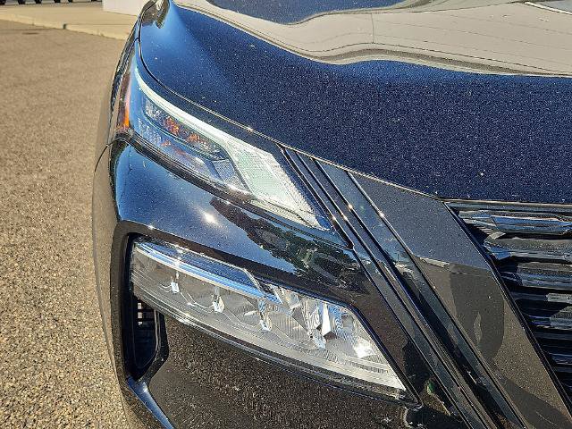 Certified 2023 Nissan Rogue SV w/ SV Premium B Package AWD/4WD image 10