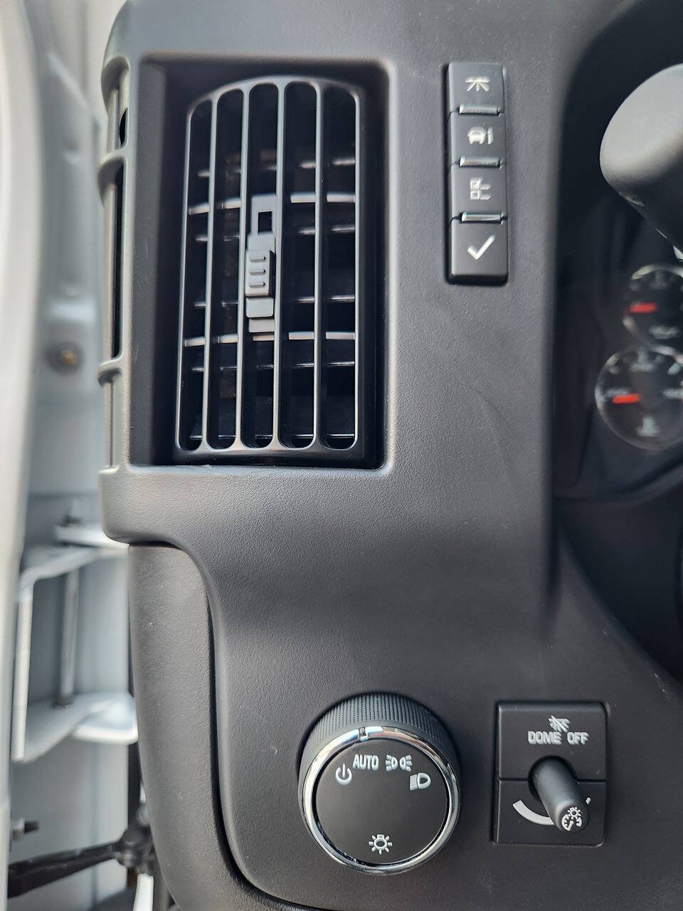 Used 2026 GMC Savana 3500 LT w/ LT Preferred Equipment Group RWD image 10