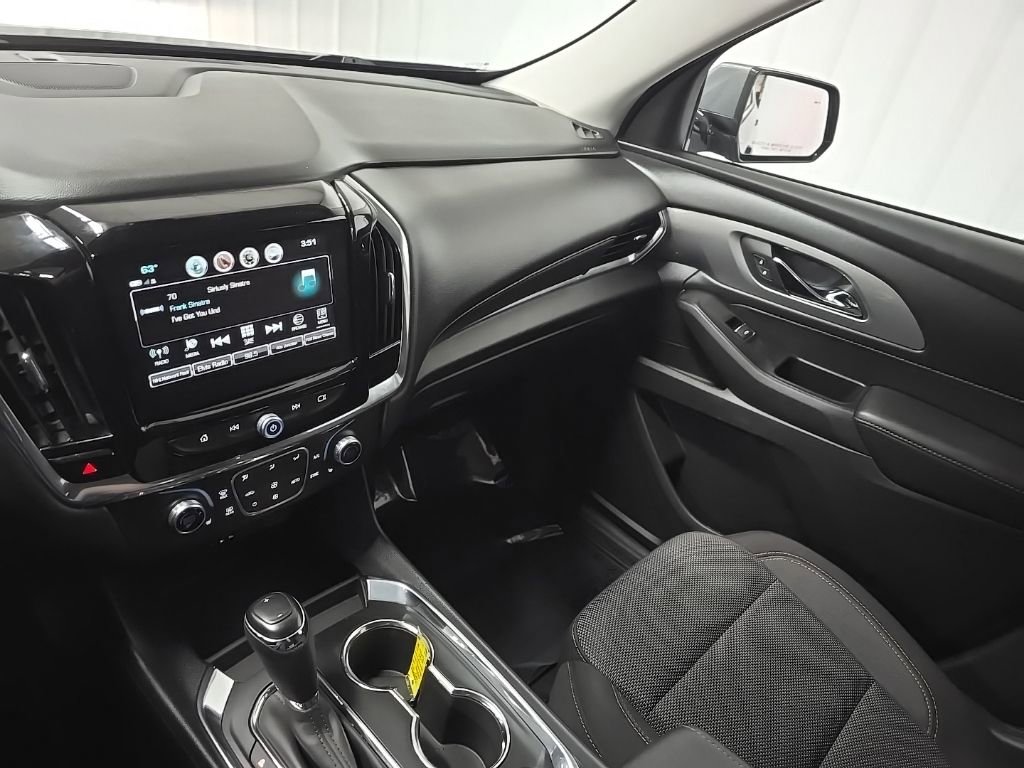 Used 2018 Chevrolet Traverse LT image 25