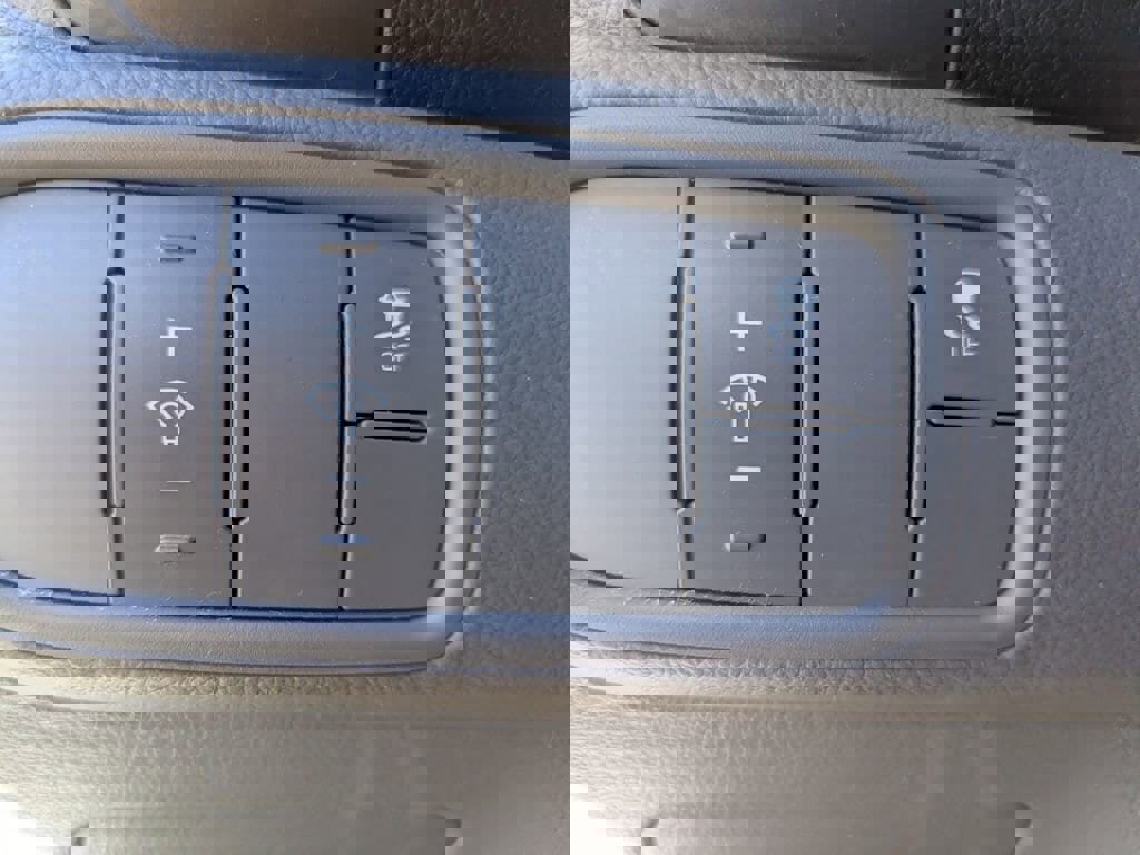 Used 2018 Kia Forte LX w/ LX Rear Camera Package image 21