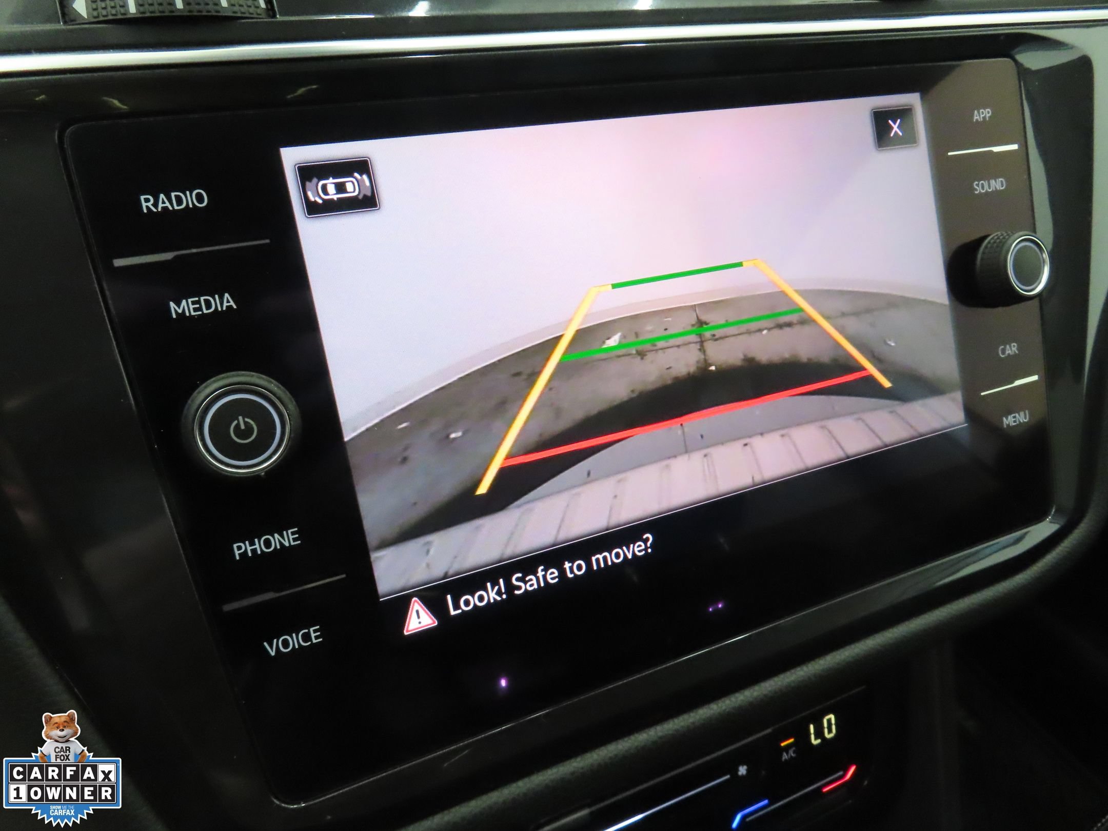 Certified 2022 Volkswagen Tiguan SE FWD image 19