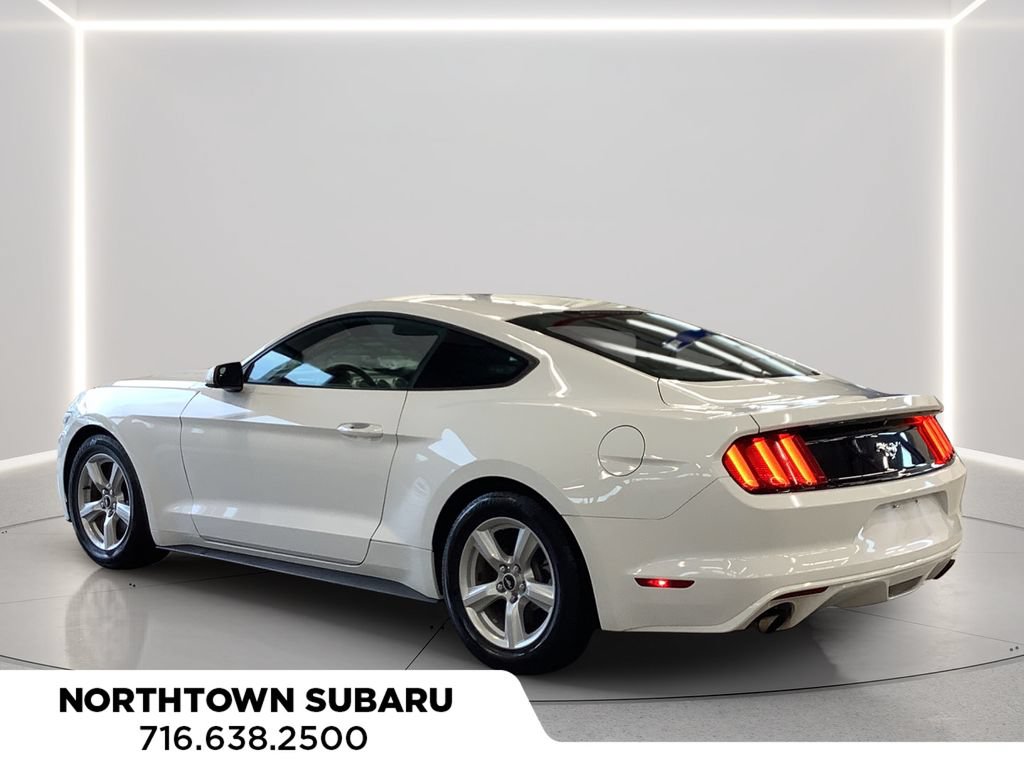 Used 2017 Ford Mustang Coupe RWD image 3