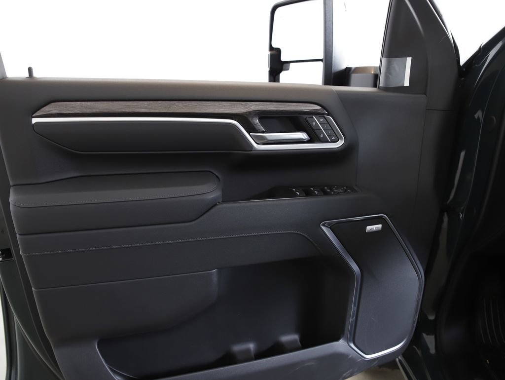 New 2026 Chevrolet Silverado 3500 LTZ w/ LTZ Premium Package image 12