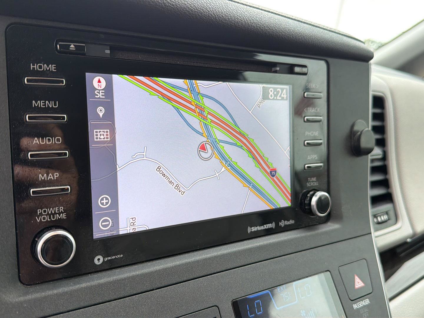 Used 2019 Toyota Sienna XLE Premium FWD image 23