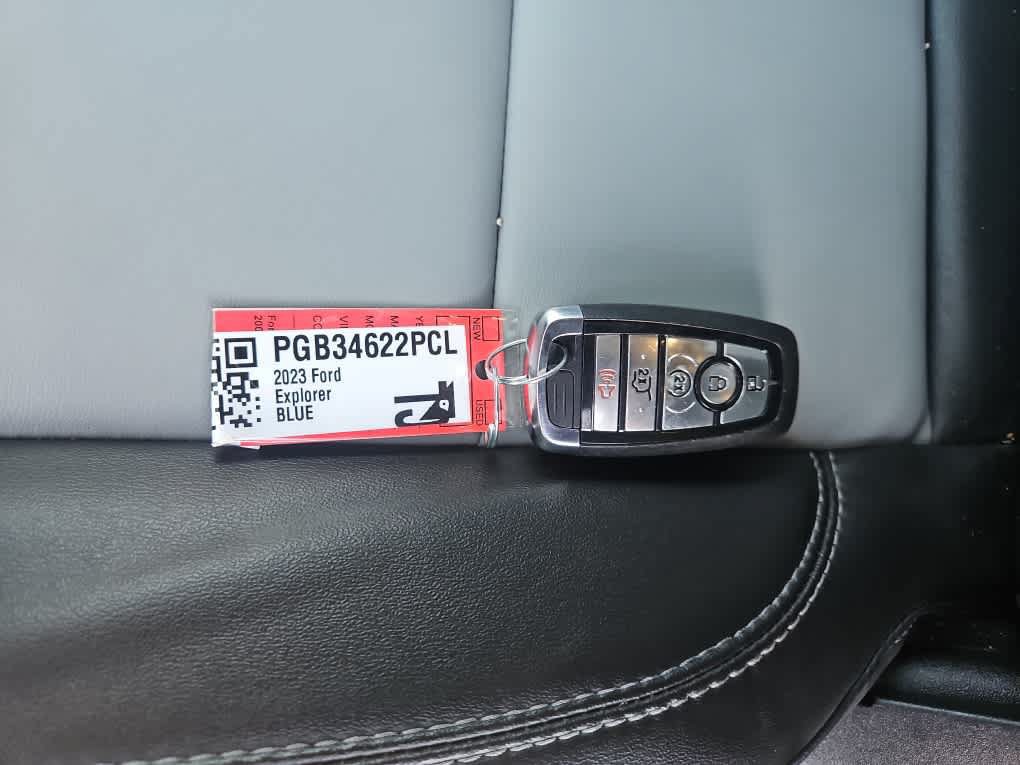 Used 2023 Ford Explorer XLT w/ Equipment Group 202A RWD image 19