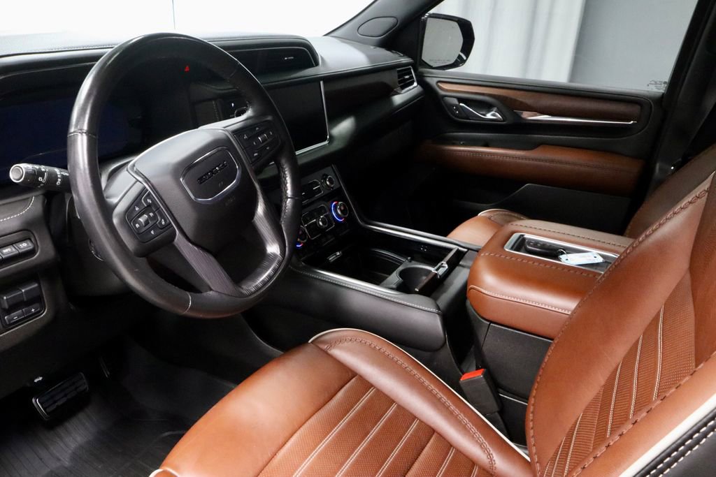 Used 2023 GMC Yukon Denali Ultimate AWD/4WD image 26