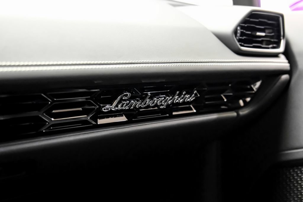 Used 2024 Lamborghini Huracan EVO AWD/4WD image 31