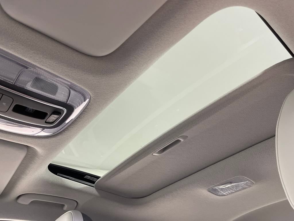 New 2025 Hyundai Elantra Limited image 31