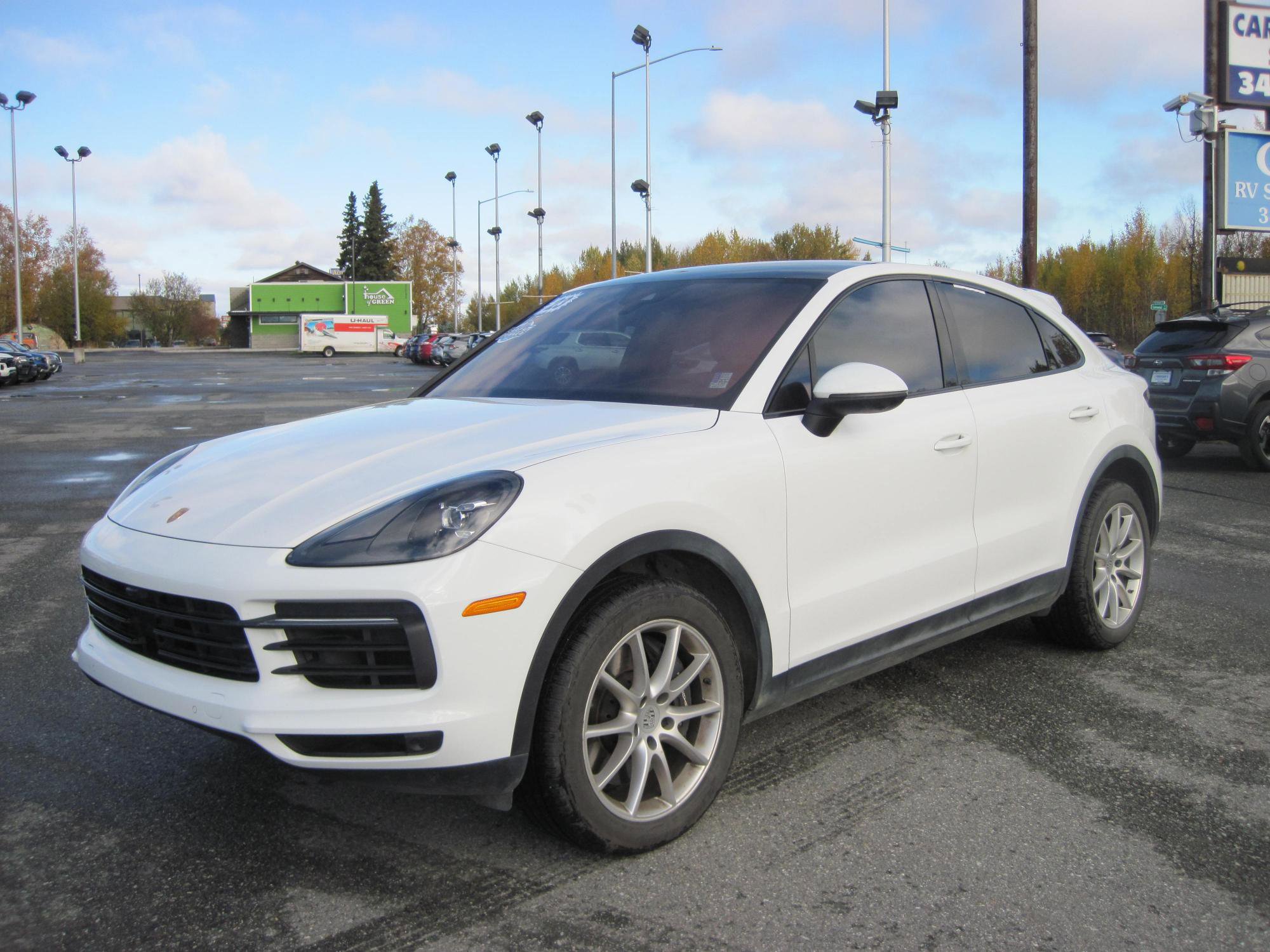 Used 2023 Porsche Cayenne Coupe image 1