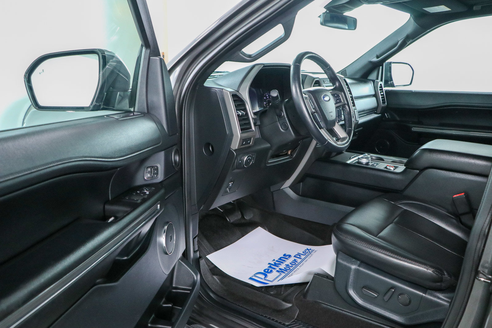 Used 2021 Ford Expedition XLT RWD image 3