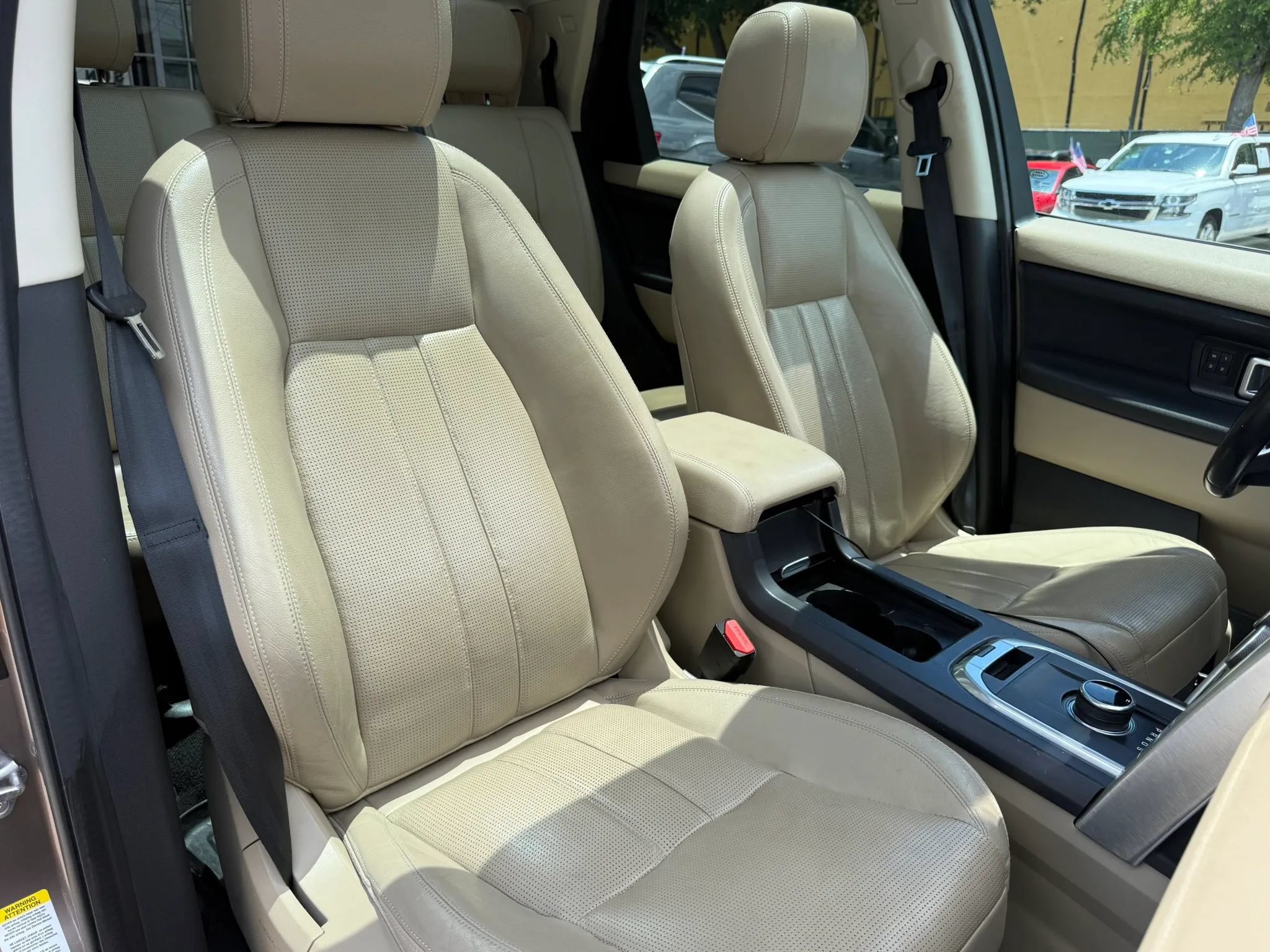 Used 2017 Land Rover Discovery Sport HSE AWD/4WD image 15