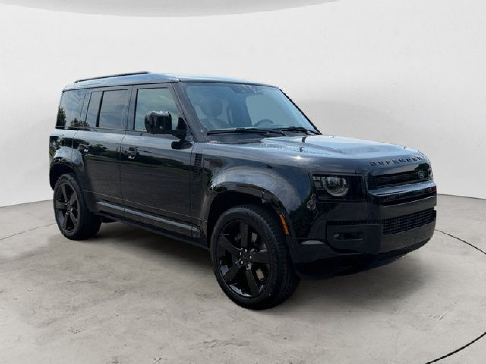 New 2026 Land Rover Defender 110 X-Dynamic SE AWD/4WD image 2