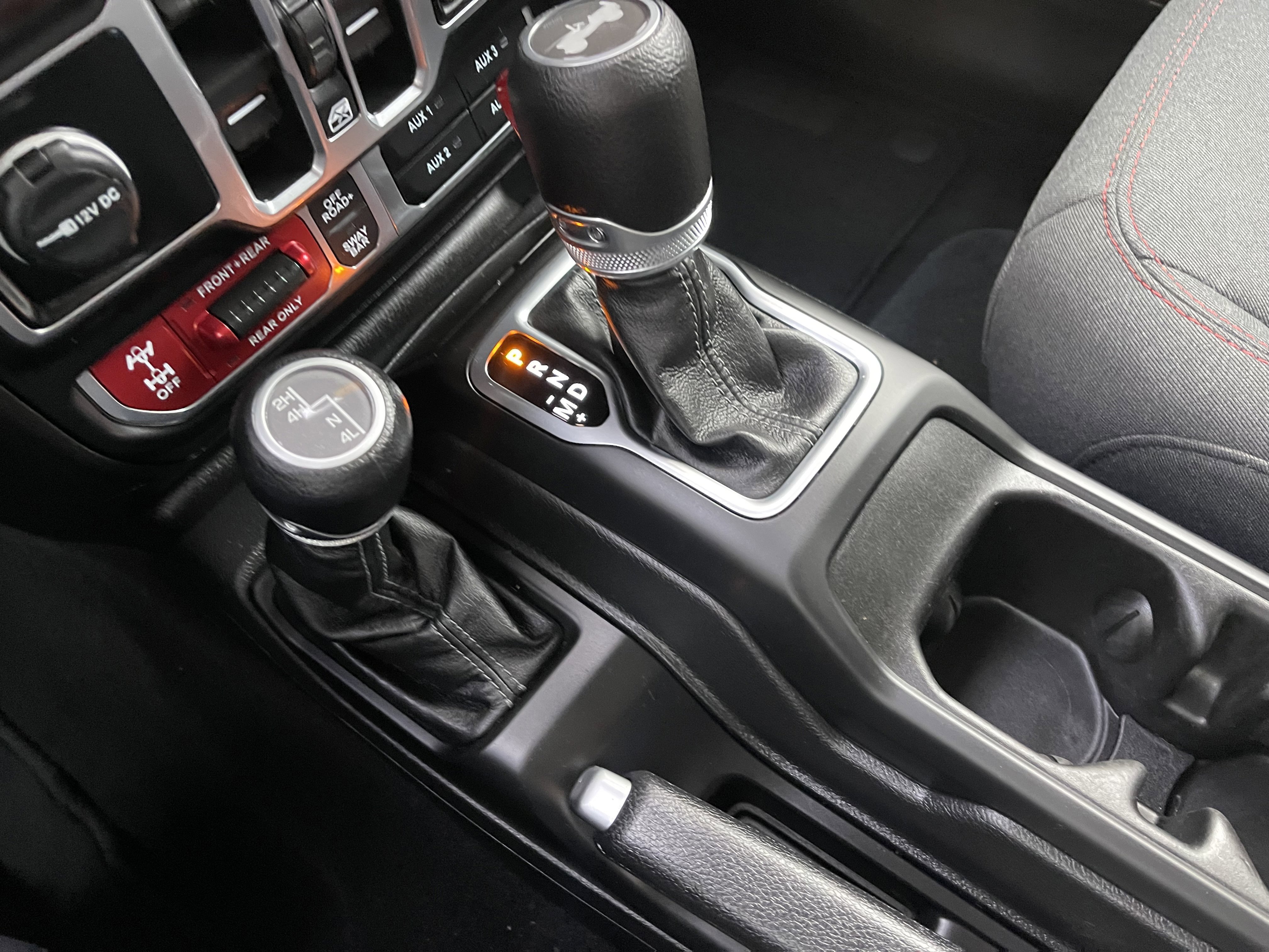Used 2025 Jeep Wrangler Unlimited Rubicon AWD/4WD image 28