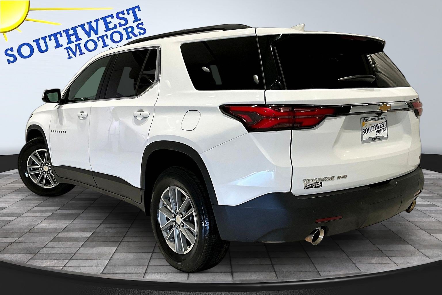 Used 2023 Chevrolet Traverse LT AWD/4WD image 5