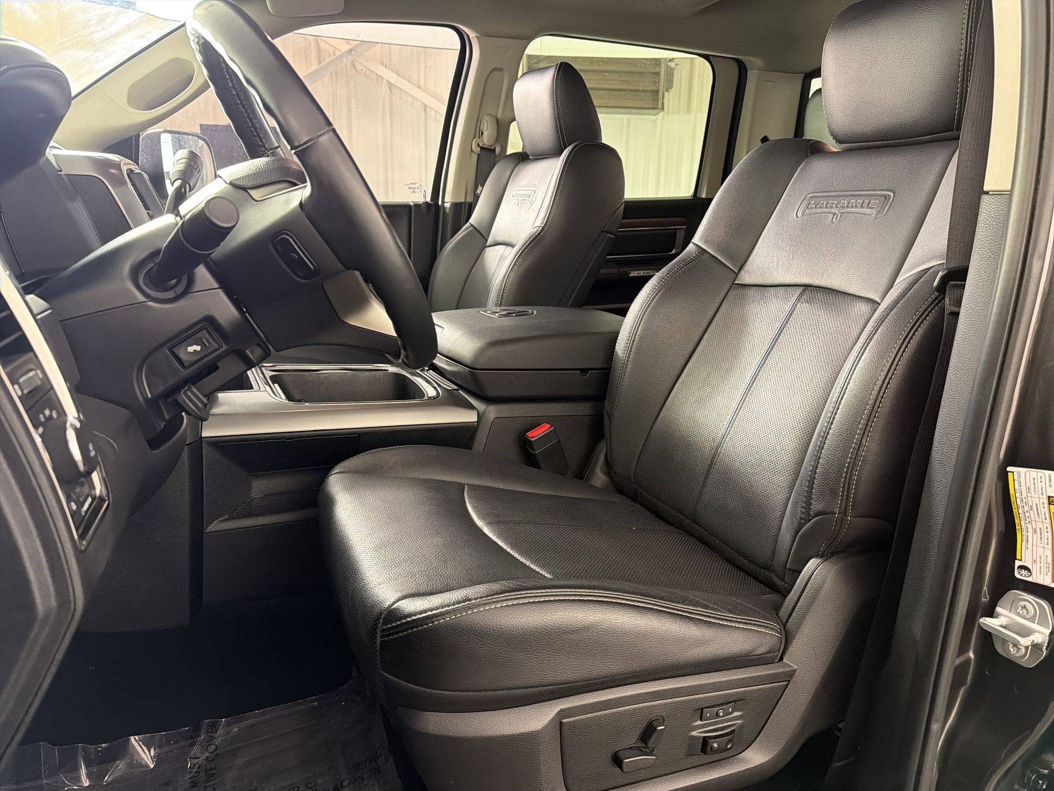 Used 2018 RAM 2500 Laramie w/ Sport Appearance Group AWD/4WD image 5