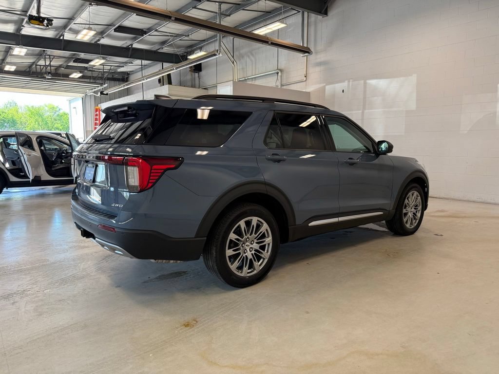 Certified 2025 Ford Explorer Active w/ Active Comfort Package AWD/4WD image 7