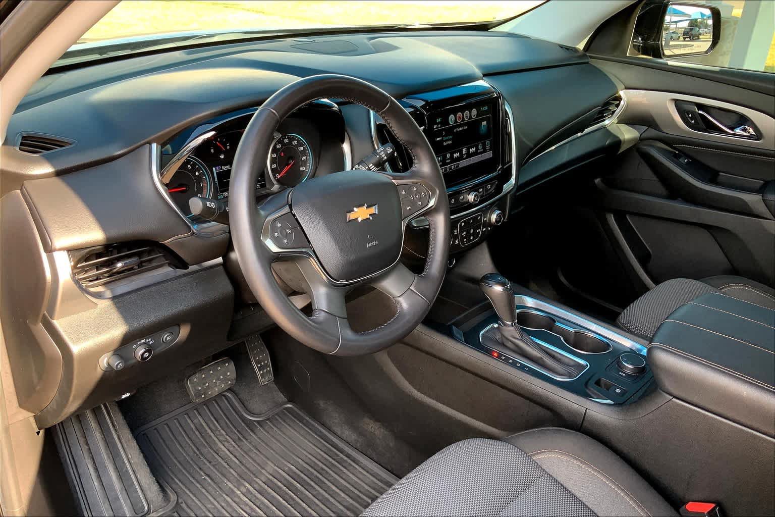 Used 2019 Chevrolet Traverse LT FWD image 17