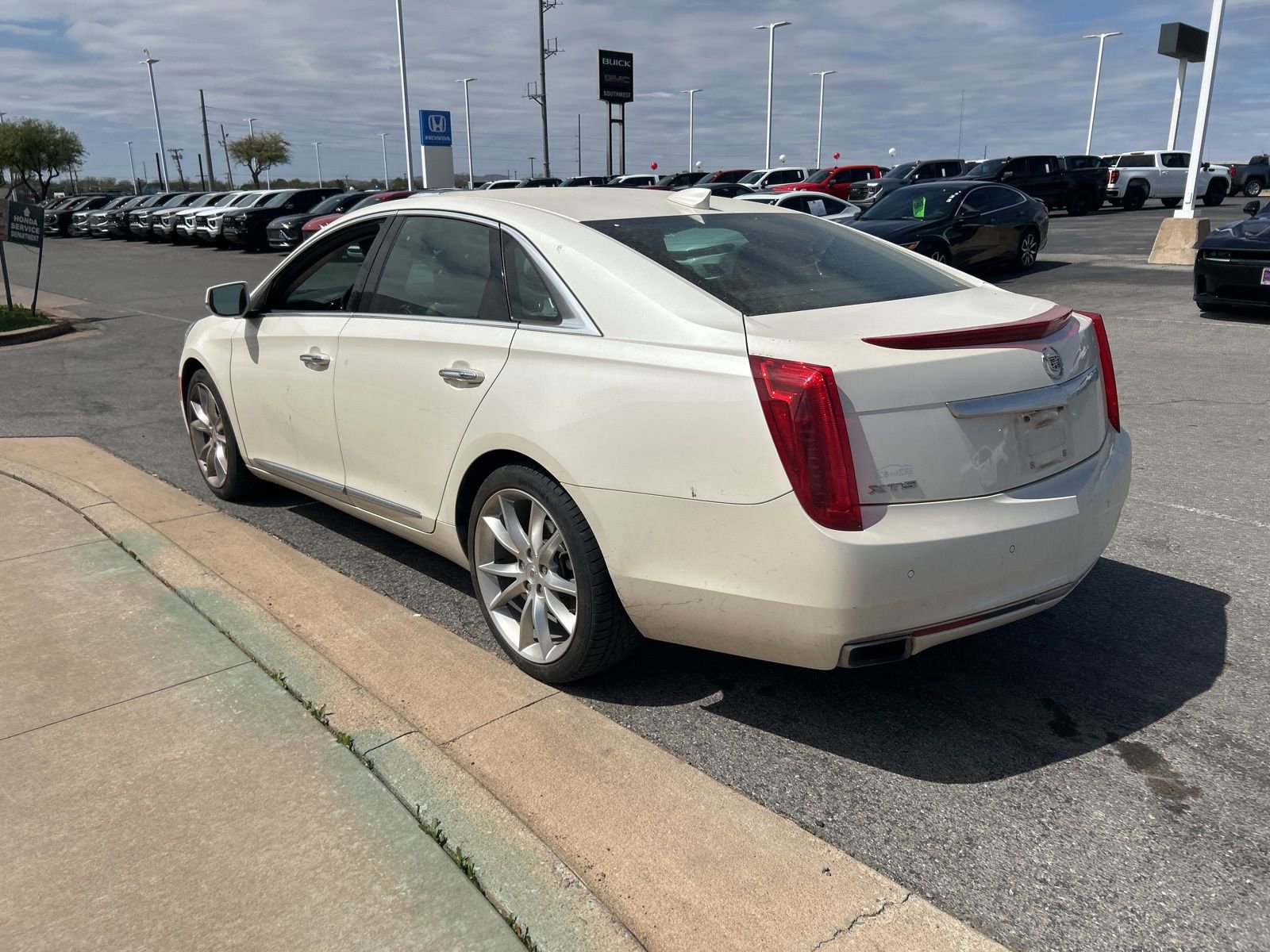 Used 2015 Cadillac XTS Premium image 7