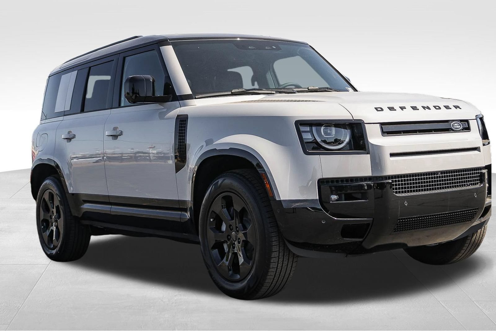 New 2026 Land Rover Defender 110 X-Dynamic SE AWD/4WD image 3