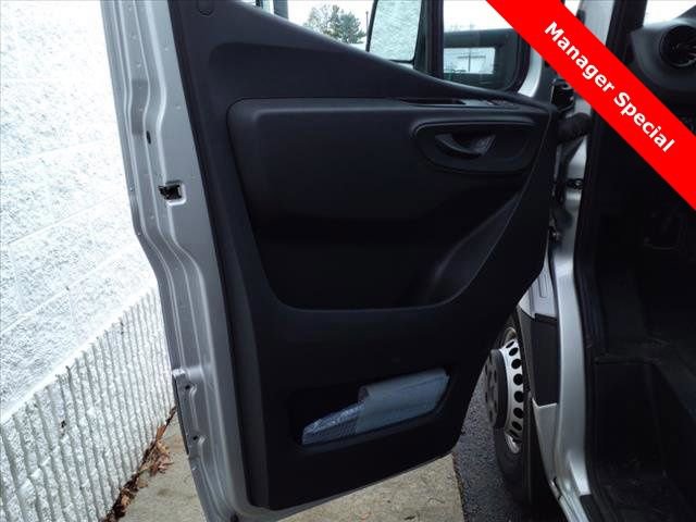 Used 2022 Mercedes-Benz Sprinter 3500 image 14