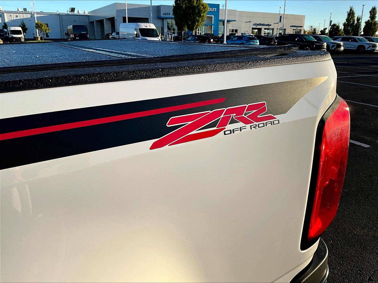 Used 2018 Chevrolet Colorado ZR2 w/ LPO, Door Decal Package AWD/4WD image 23