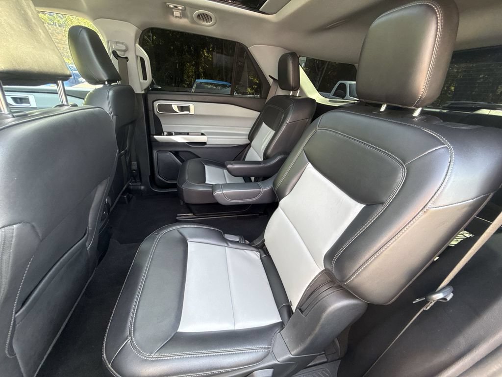 Used 2022 Ford Explorer XLT w/ Equipment Group 202A AWD/4WD image 25