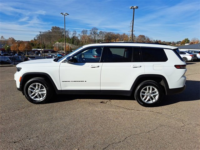 Used 2023 Jeep Grand Cherokee L Laredo image 2