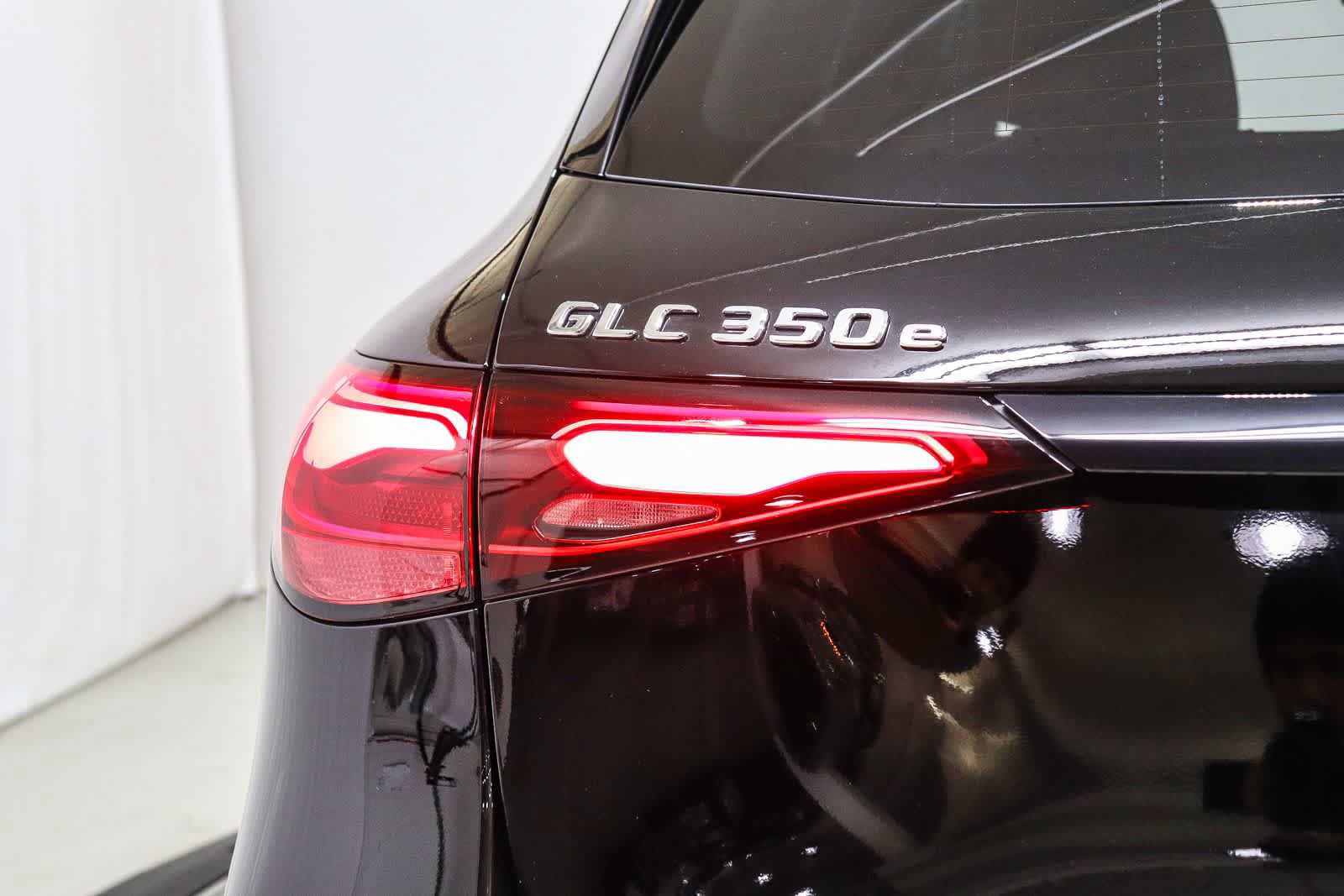 Used 2025 Mercedes-Benz GLC 350e 4MATIC image 11