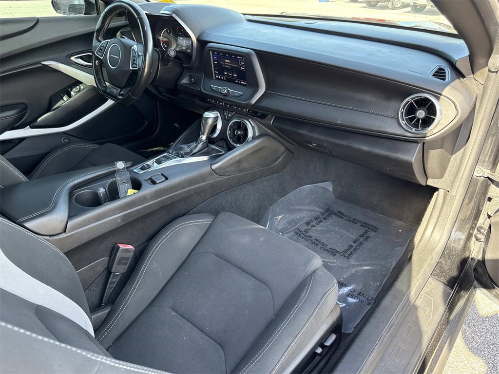 Used 2020 Chevrolet Camaro LT image 25