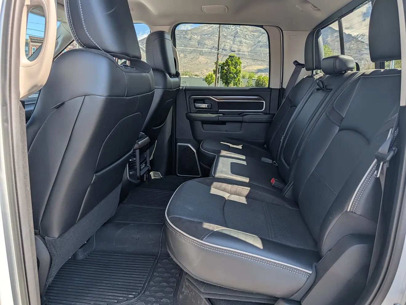 Used 2024 RAM 2500 Laramie AWD/4WD image 21
