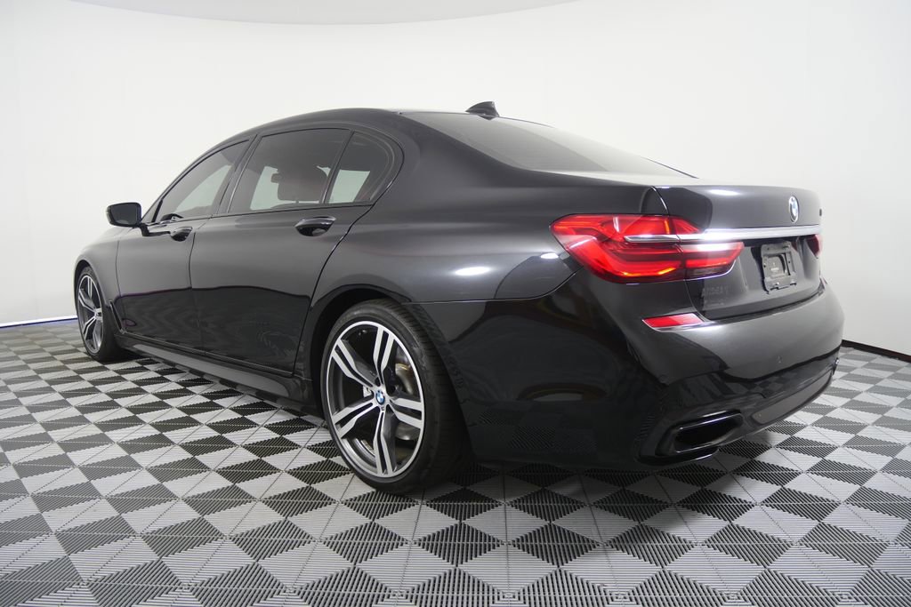 Used 2019 BMW 740i w/ M Sport Package image 5