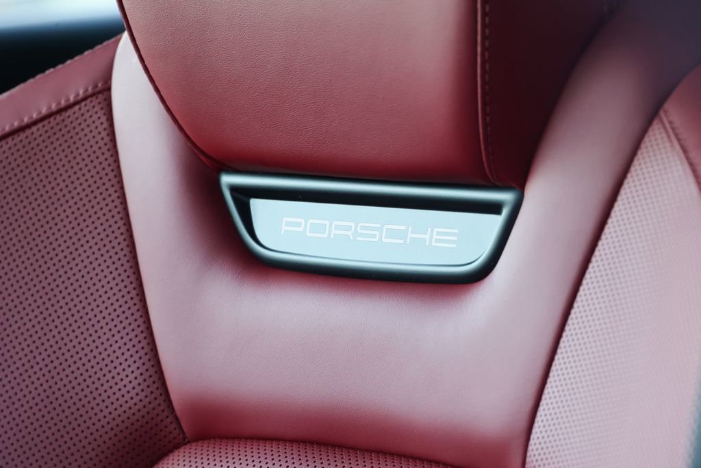 Certified 2025 Porsche Macan 4 Electric image 44