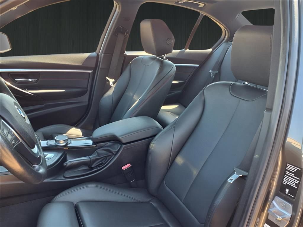 Used 2018 BMW 330i xDrive Sedan w/ Convenience Package image 17