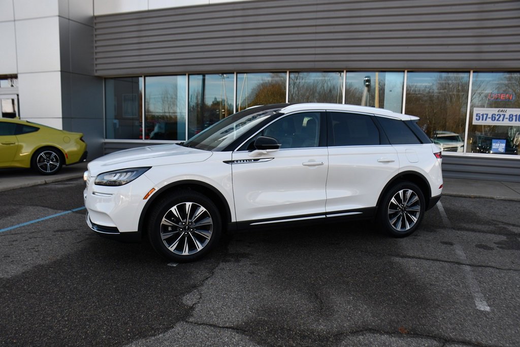 Used 2022 Lincoln Corsair Reserve w/ Elements Package image 2