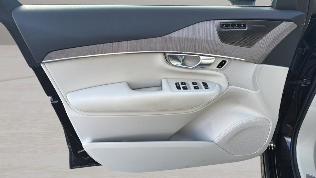 Used 2023 Volvo XC90 T8 Plus w/ Protection Package image 17